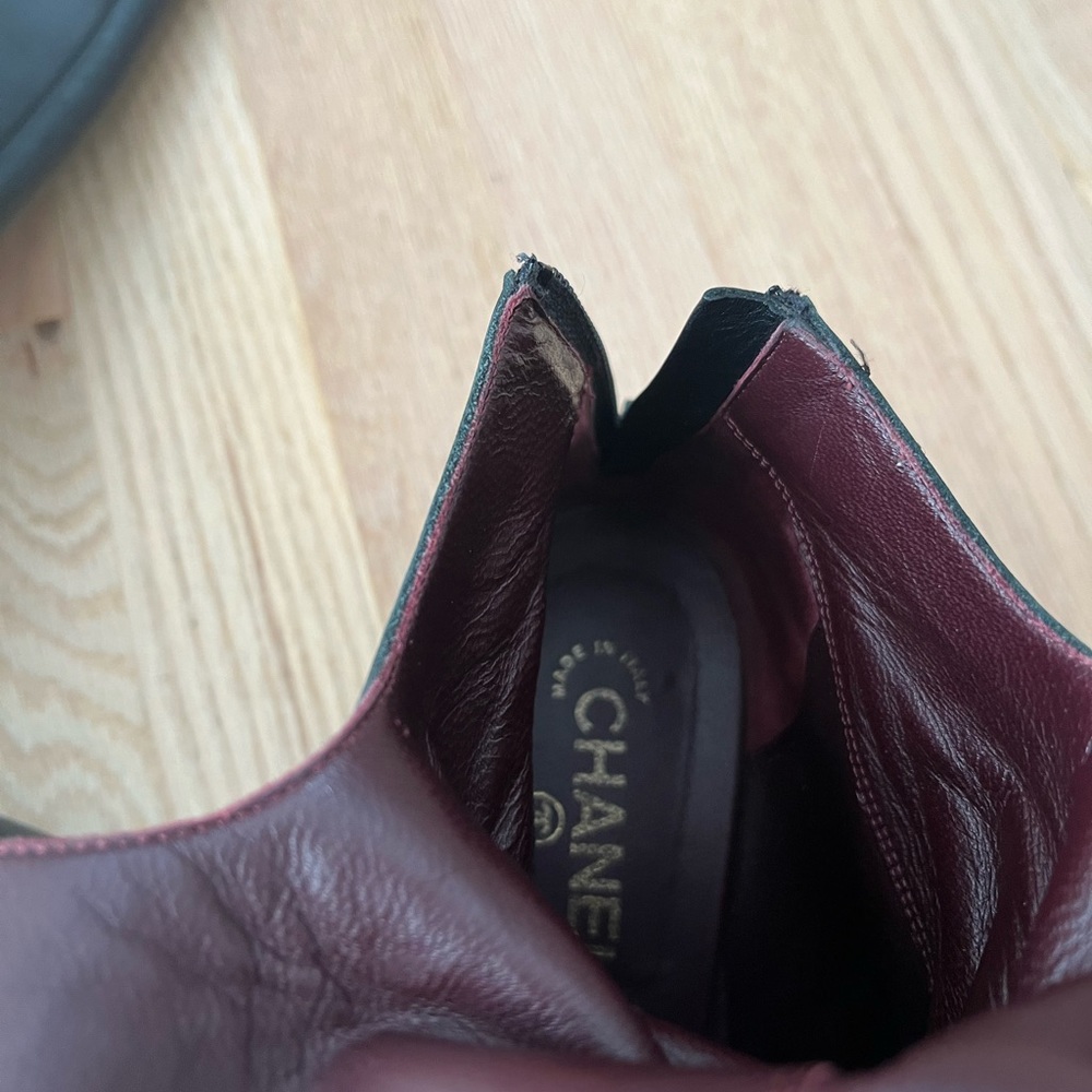 Chanel leather boots, Sz 40 - Picture 6 of 9